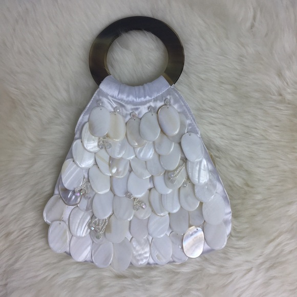 Handbags - LAST CHANCE 💖 Unique Shell Handbag